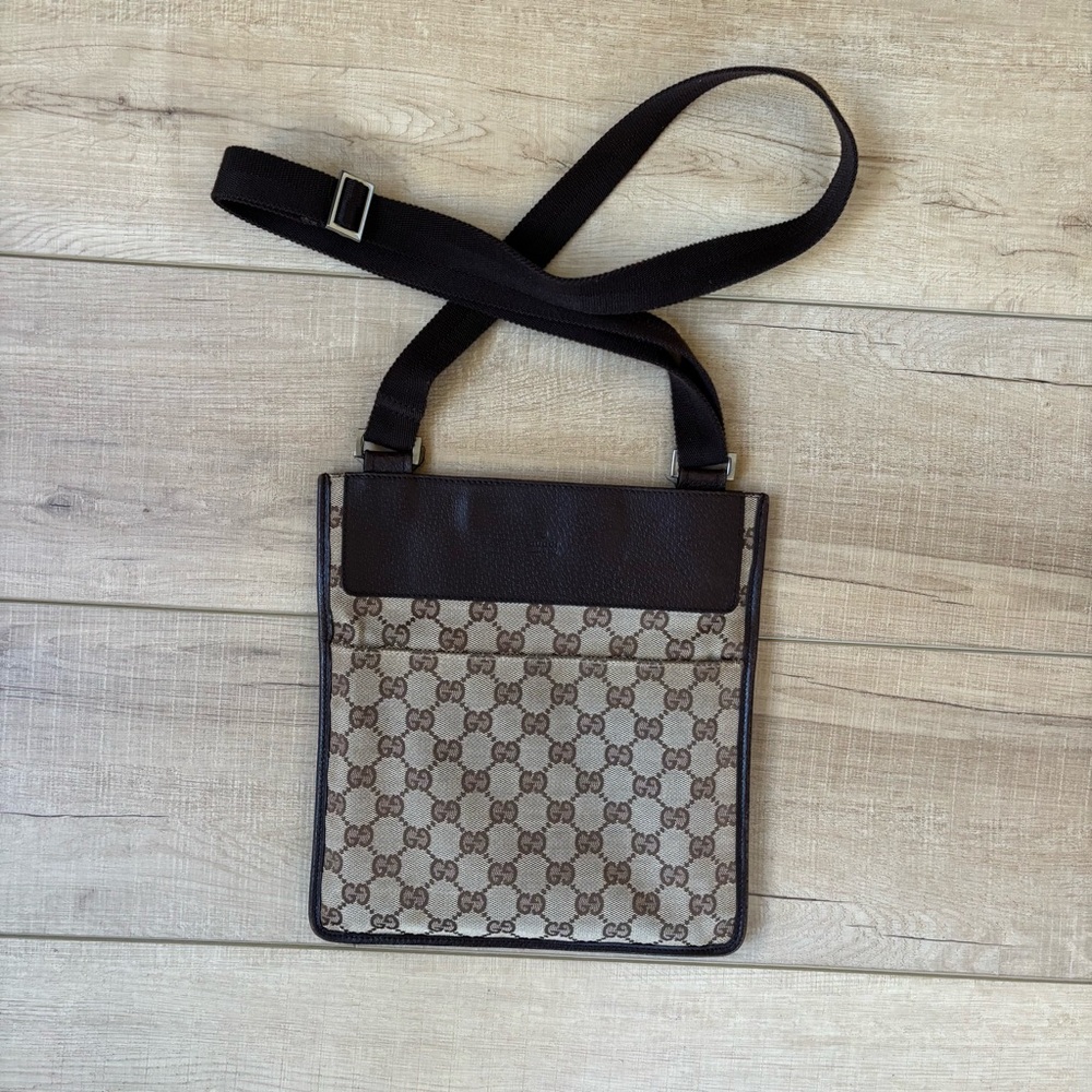 VINTAGE  Authentic Gucci 27639 213317 Shoulder Bag GG Canvas Brown
